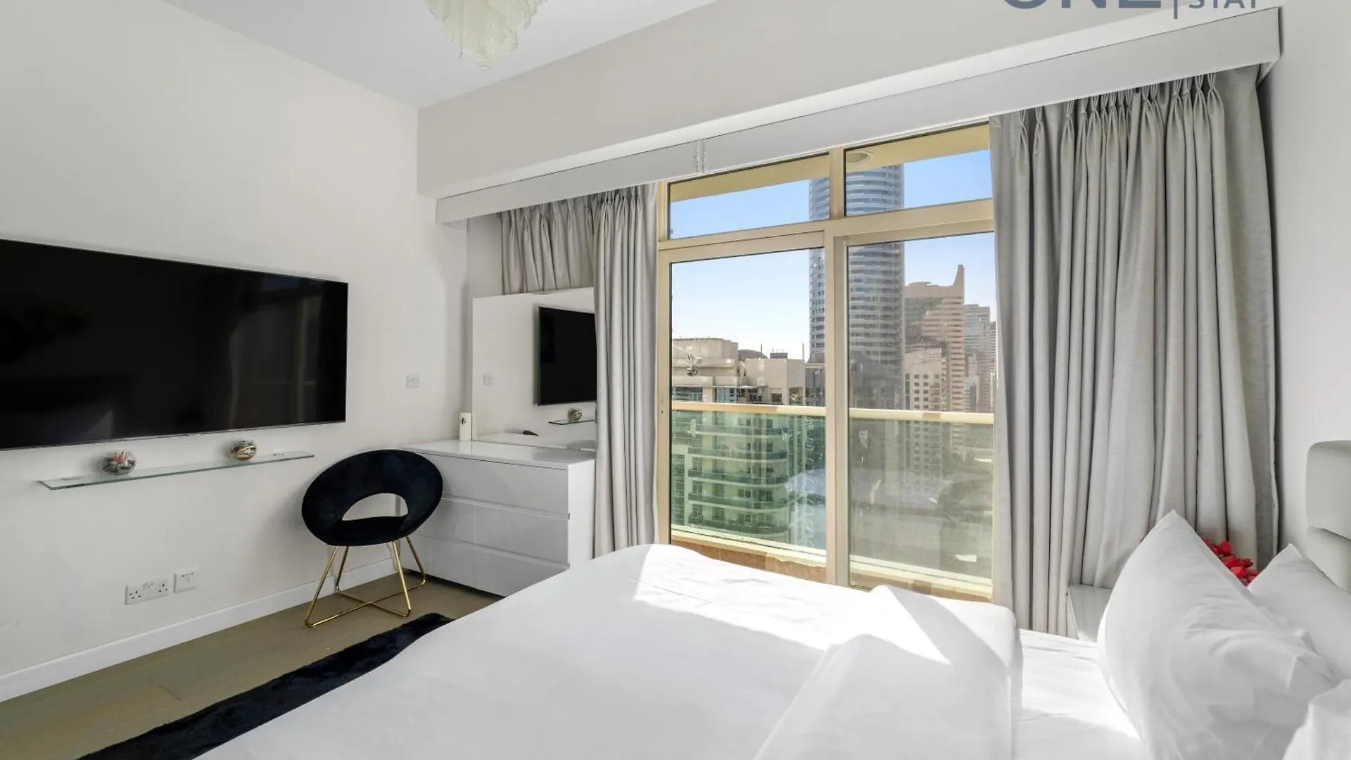 Amazing 3Br Apartment With Maid Room In Marina With Pool & Gym Dubai